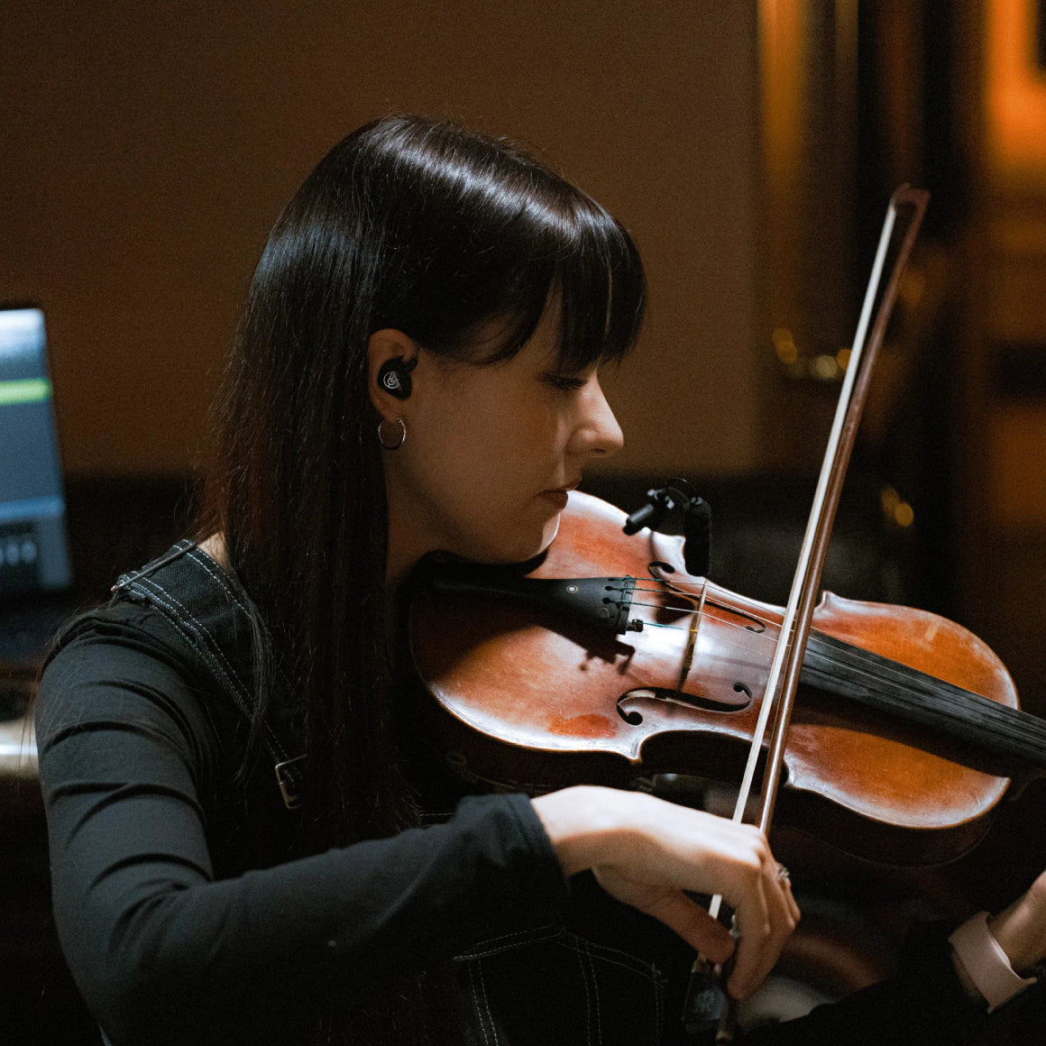 Headphone-Zone-64-Audio-Aspire-4