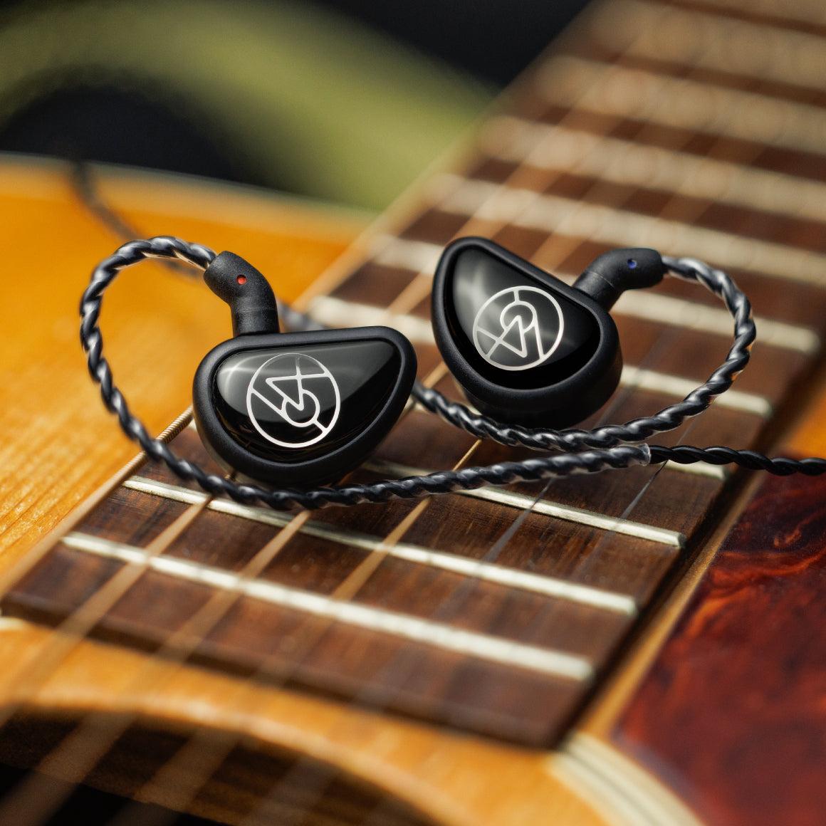 Headphone-Zone-64-Audio-Aspire-4