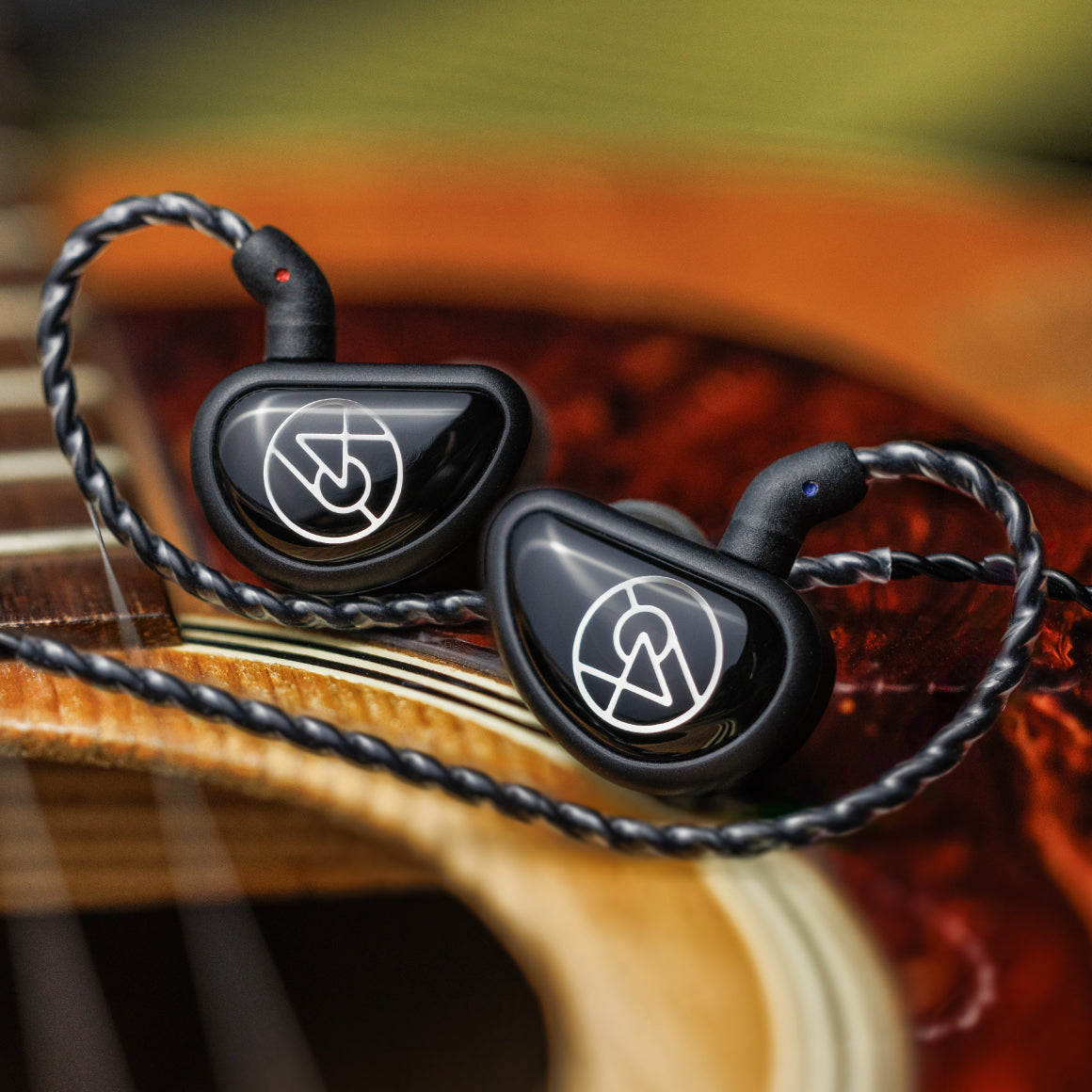 Headphone-Zone-64-Audio-Aspire-4