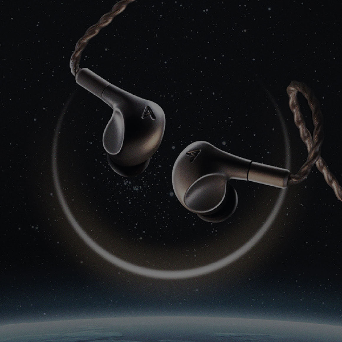 Headphone-Zone-Astell-_-Kern-Luna