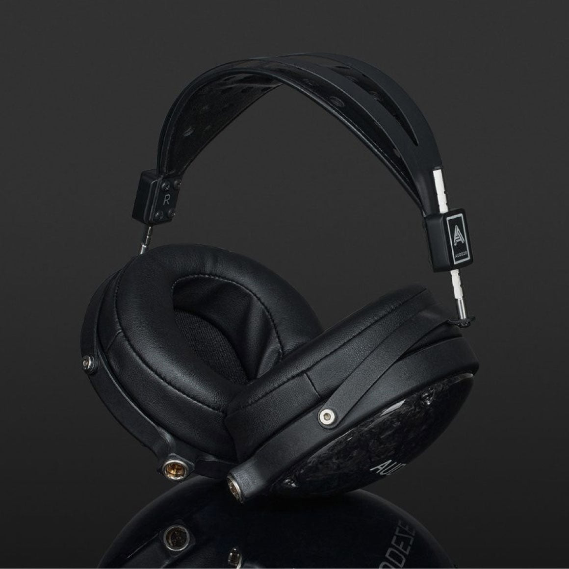 Headphone-Zone-Audeze-LCD2 Closed-Back