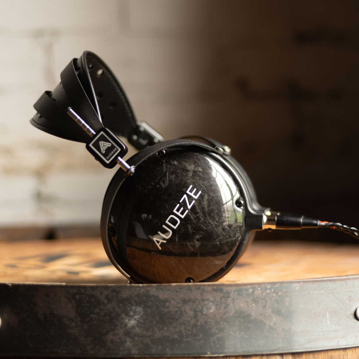 Headphone-Zone-Audeze-LCD2 Closed-Back