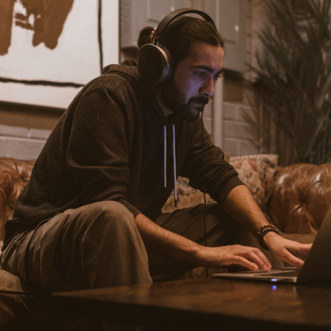 Headphone-Zone-Audeze-MM-100