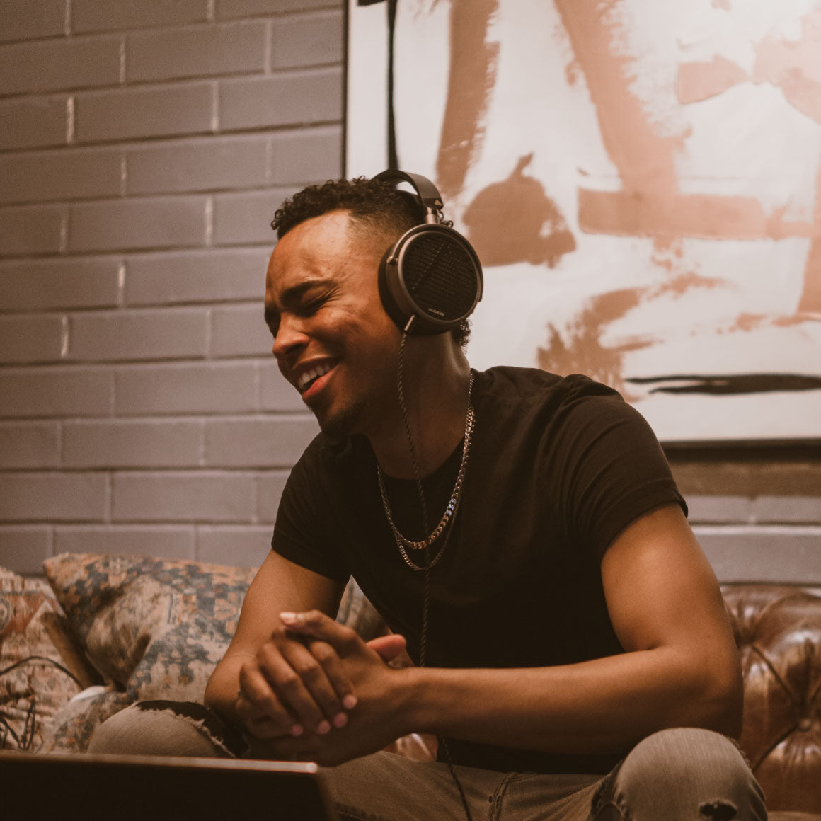 Headphone-Zone-Audeze-MM-100