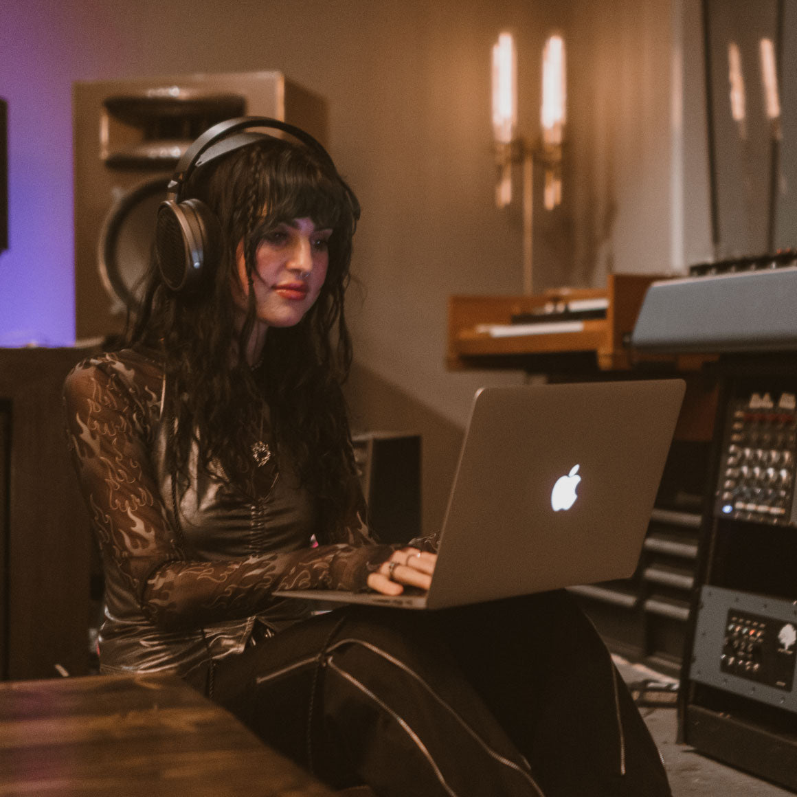 Headphone-Zone-Audeze-MM-100