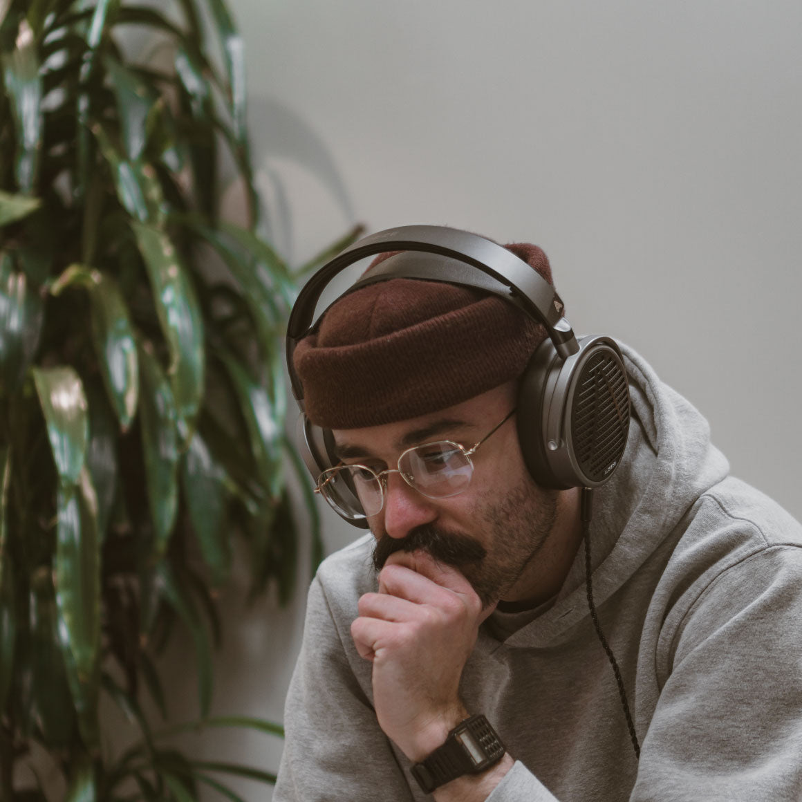 Headphone-Zone-Audeze-MM-100