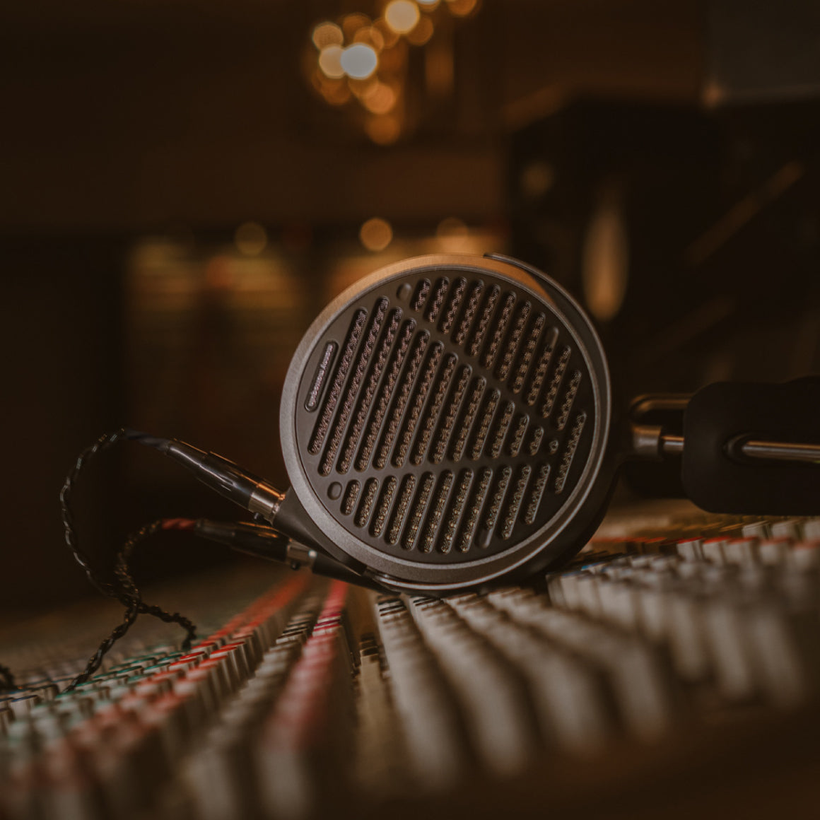 Headphone-Zone-Audeze-MM-520