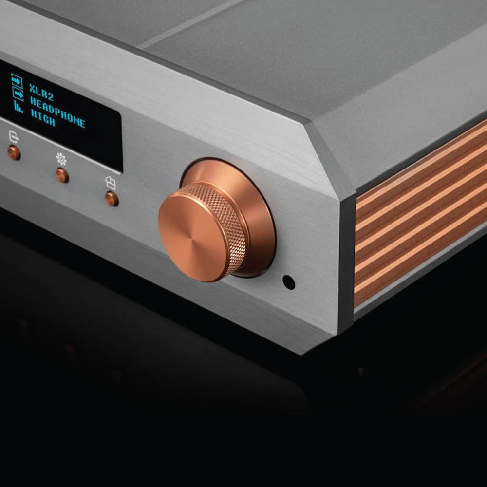 Headphone-Zone-Burson-Audio-Soloist-Voyager-Max