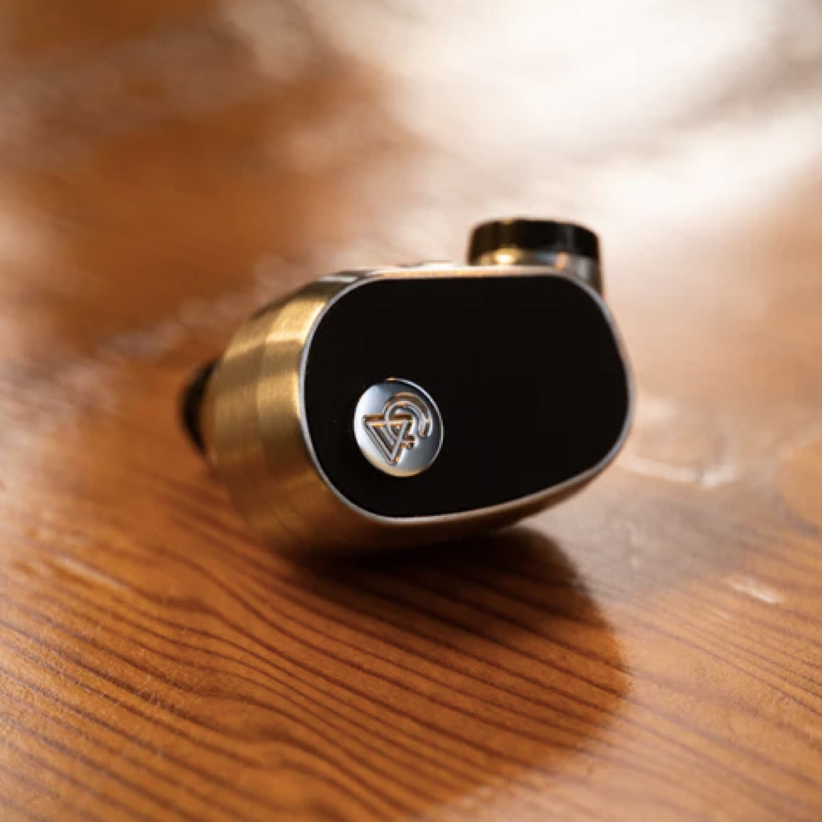 Headphone-Zone-Campfire-Audio-Black-Star