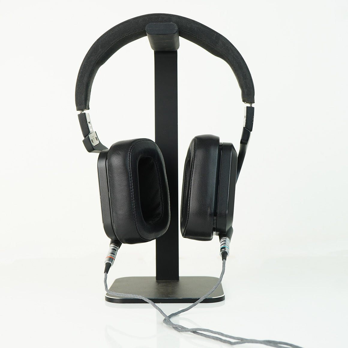 Headphone-Zone-Campfire-Audio-Cascade-Demo-Unit