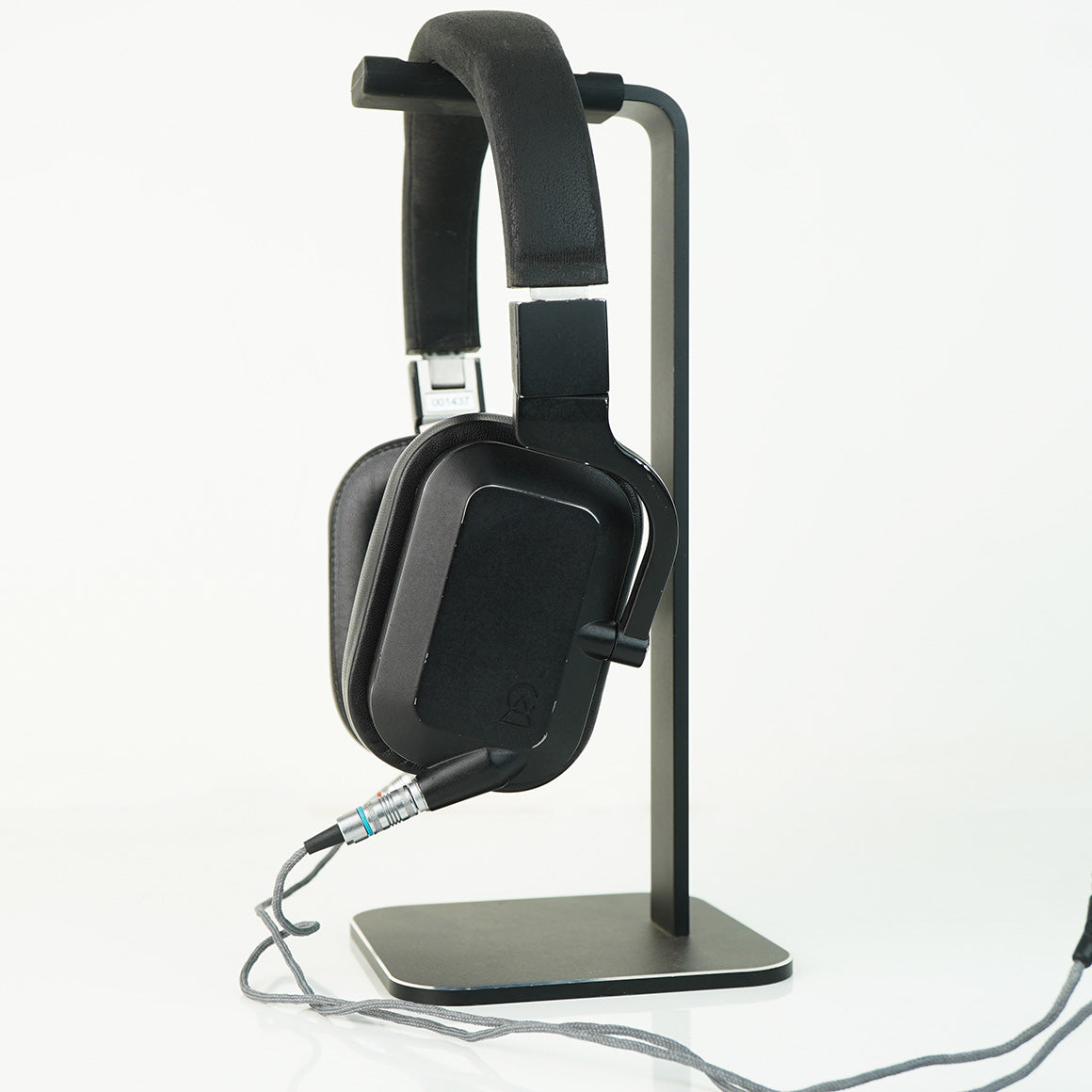 Headphone-Zone-Campfire-Audio-Cascade-Demo-Unit