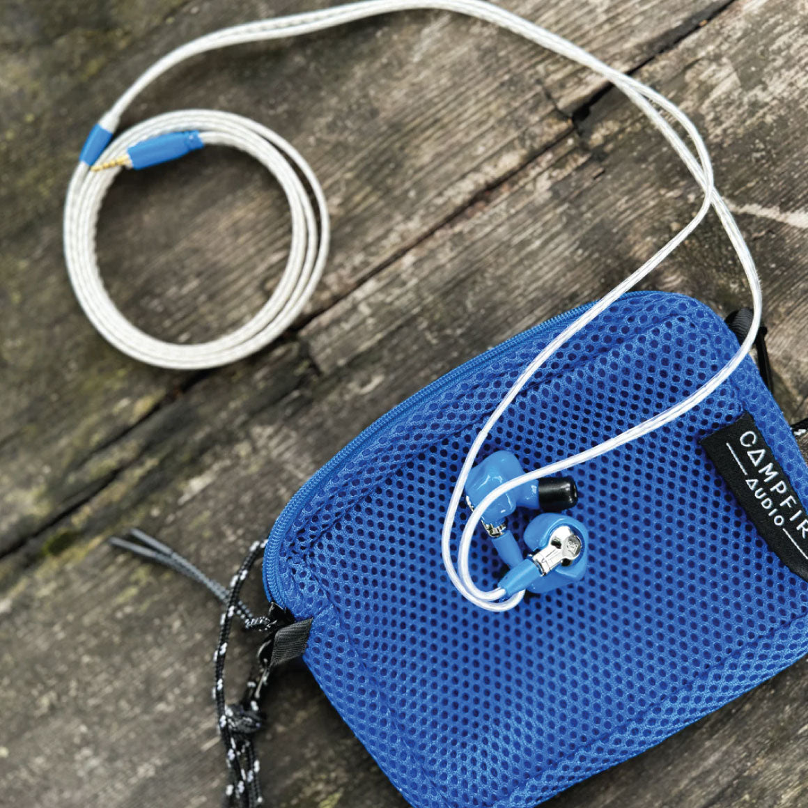 Headphone-Zone-Campfire-Audio-Cascara-Blue-2.5mm Balanced