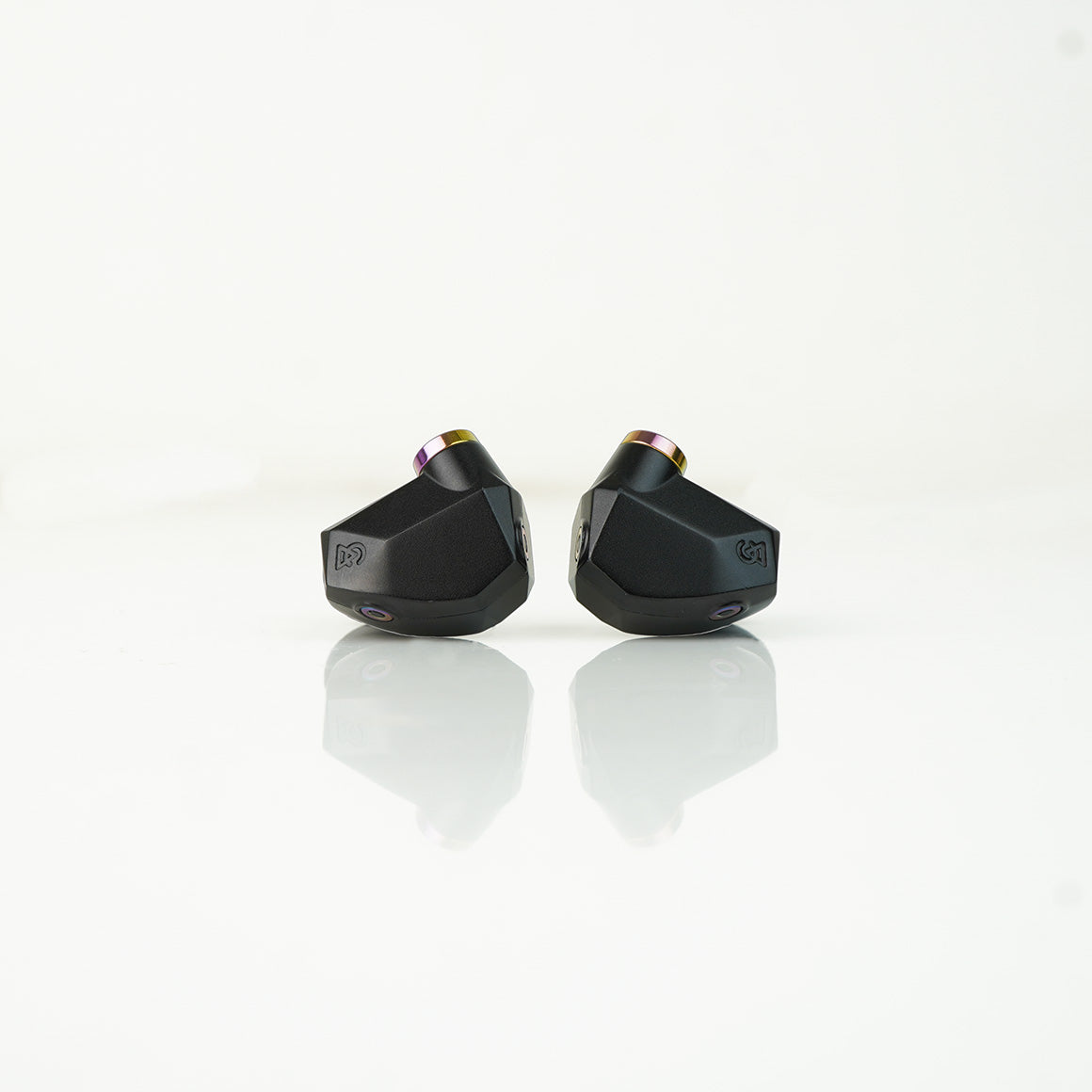 Headphone-Zone-Campfire-Audio-Fathom-Demo-Unit