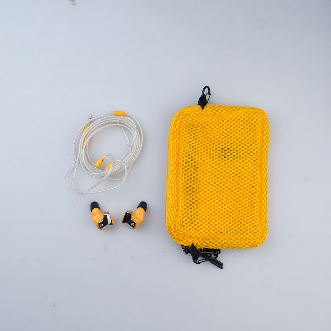 Headphone-Zone-Campfire-Audio-Supermoon-Demo-Unit