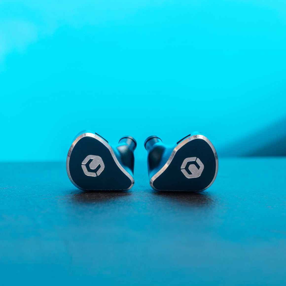 Headphone-Zone-CrinEar-Nightfall