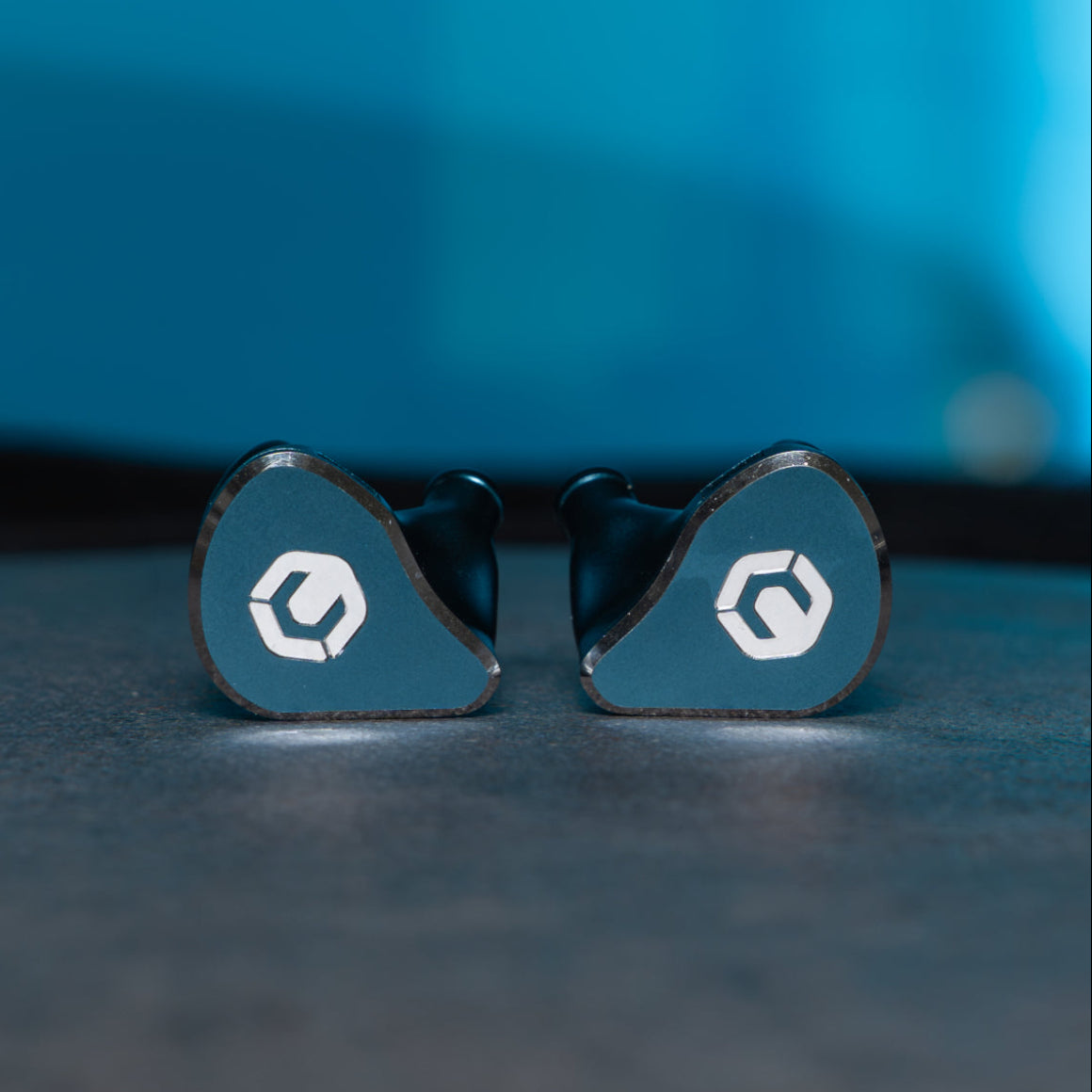Headphone-Zone-CrinEar-Nightfall