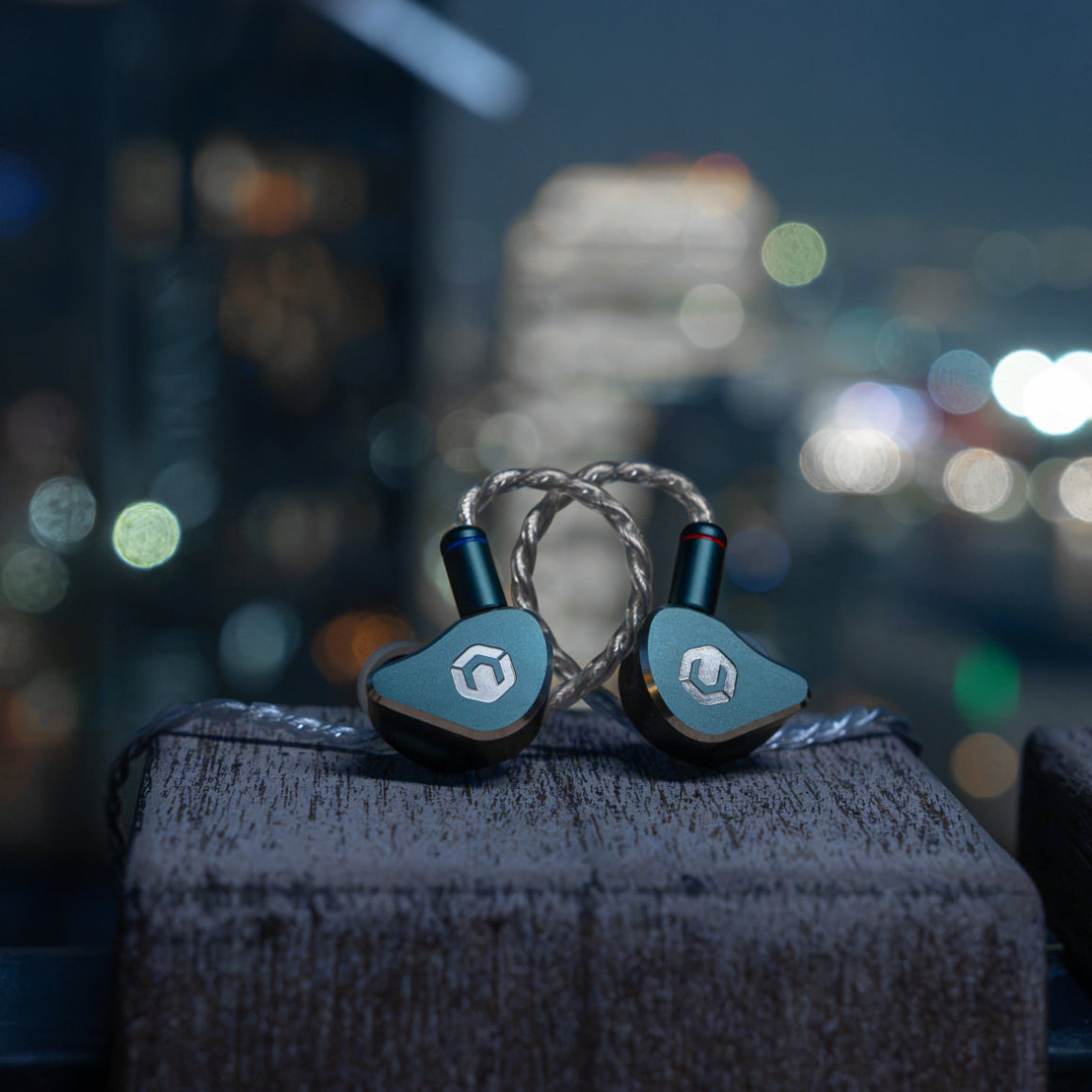Headphone-Zone-CrinEar-Nightfall