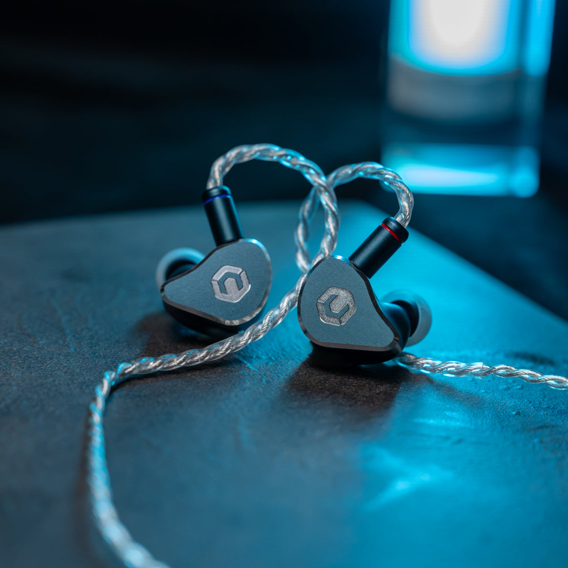 Headphone-Zone-CrinEar-Nightfall