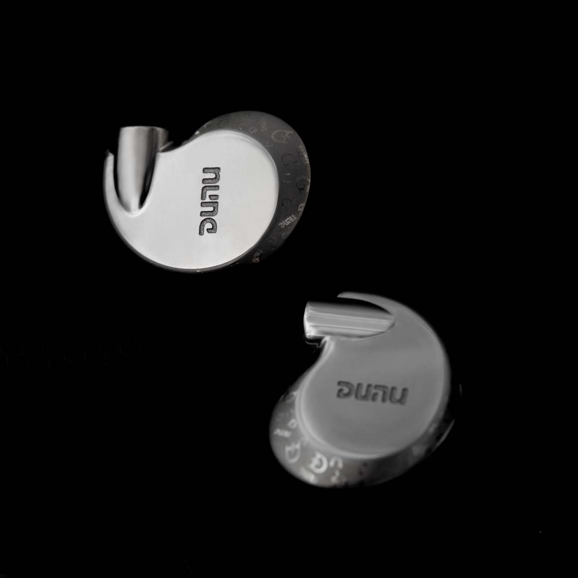 #Color_Titanium Grey