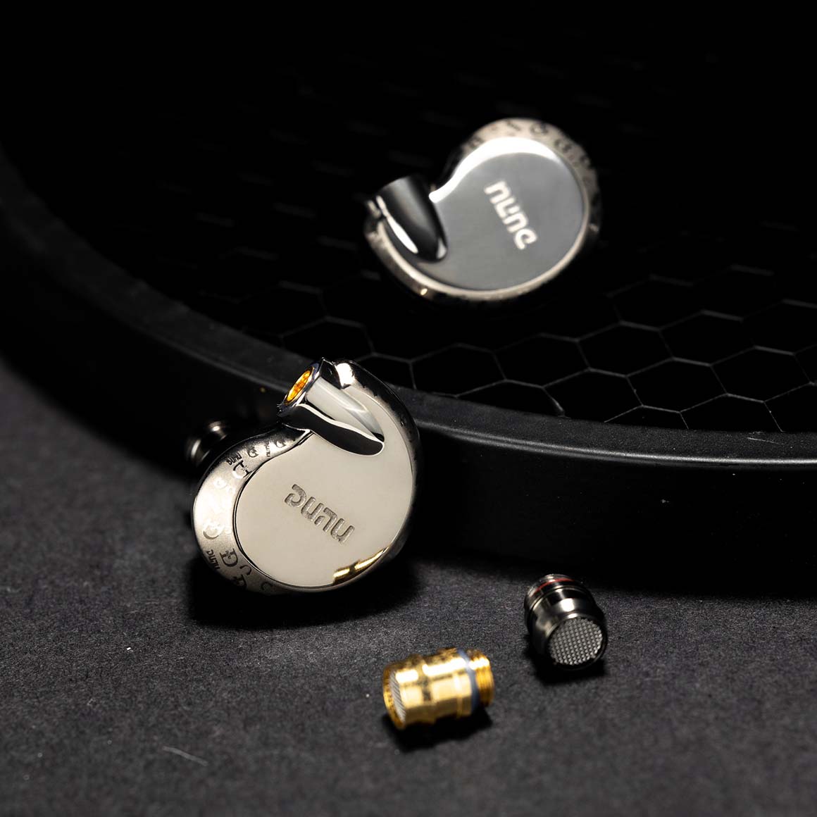 #Color_Titanium Grey