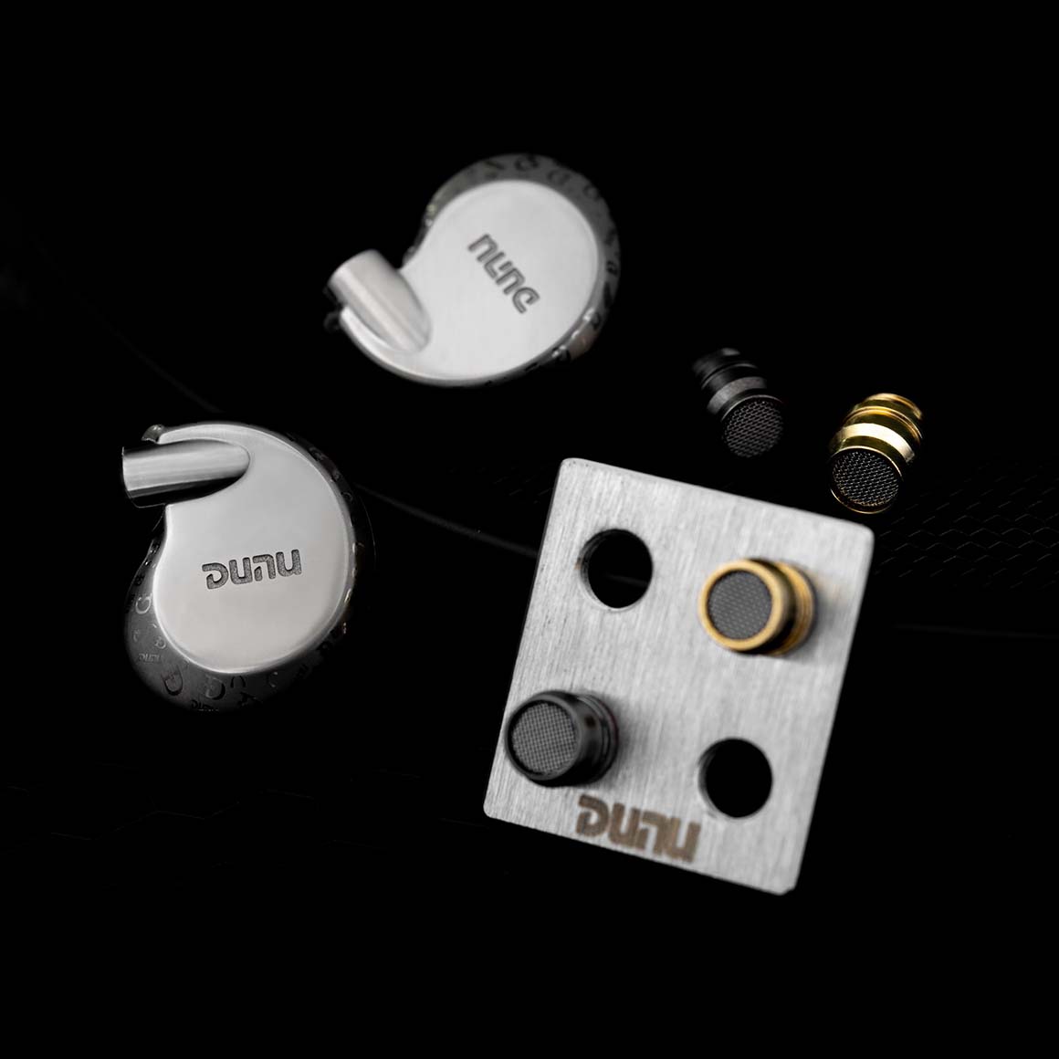 #Color_Titanium Grey