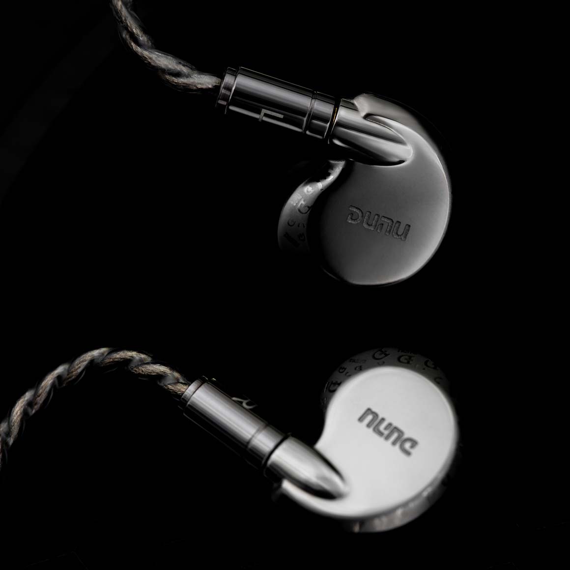 #Color_Titanium Grey