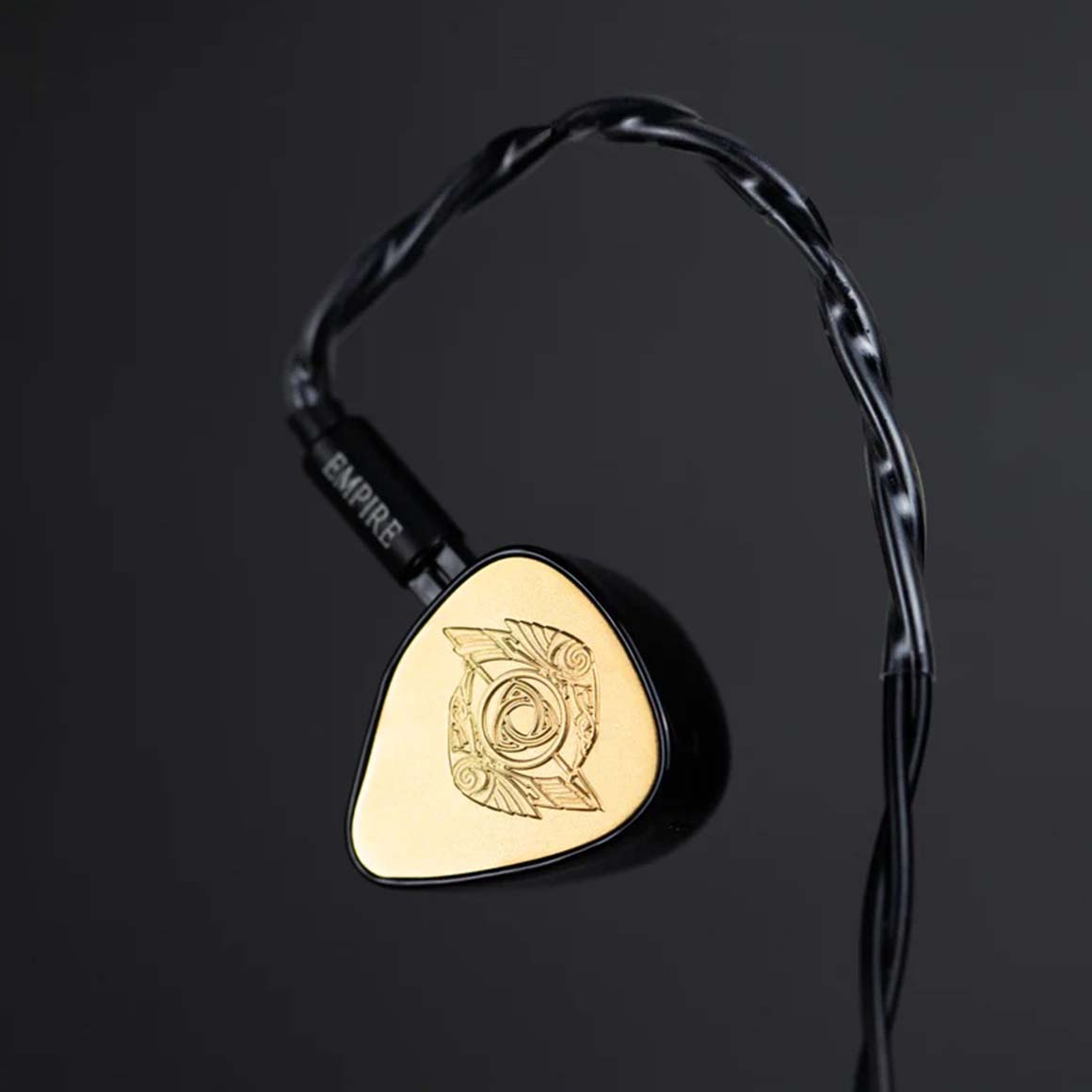 Headphone-Zone-Empire-Ears-Raven-Limited-Edition-01