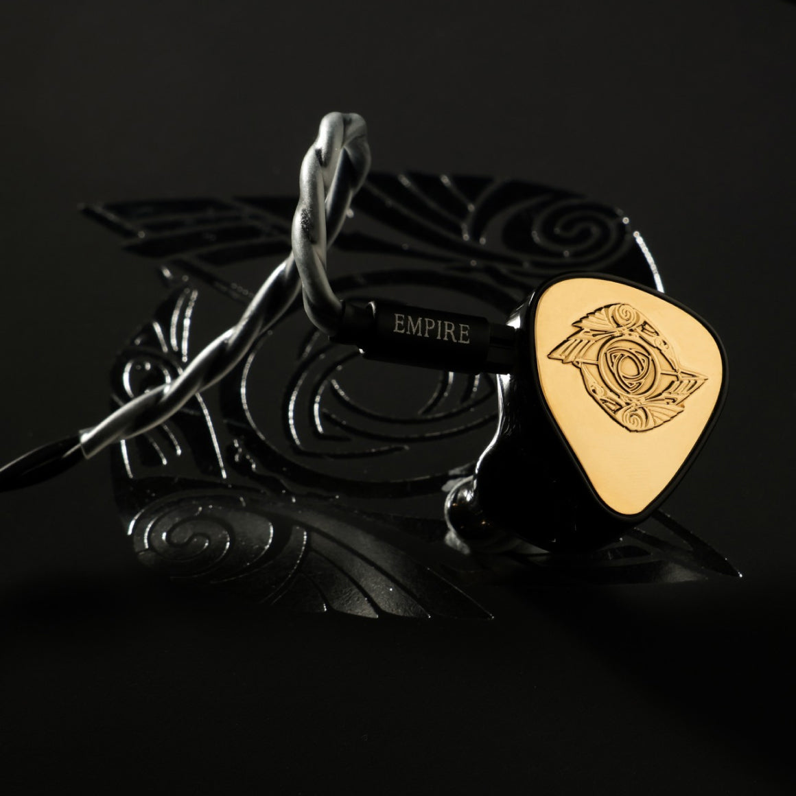 Headphone-Zone-Empire-Ears-Raven-Limited-Edition-01