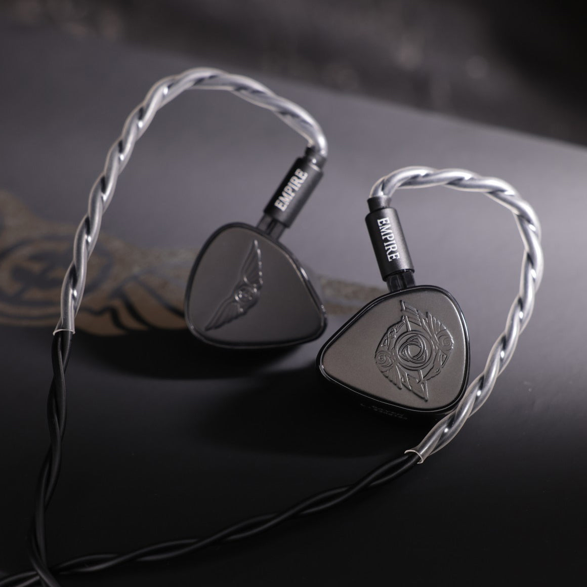 Headphone-Zone-Empire-Ears-Raven-Universal-IEM-black