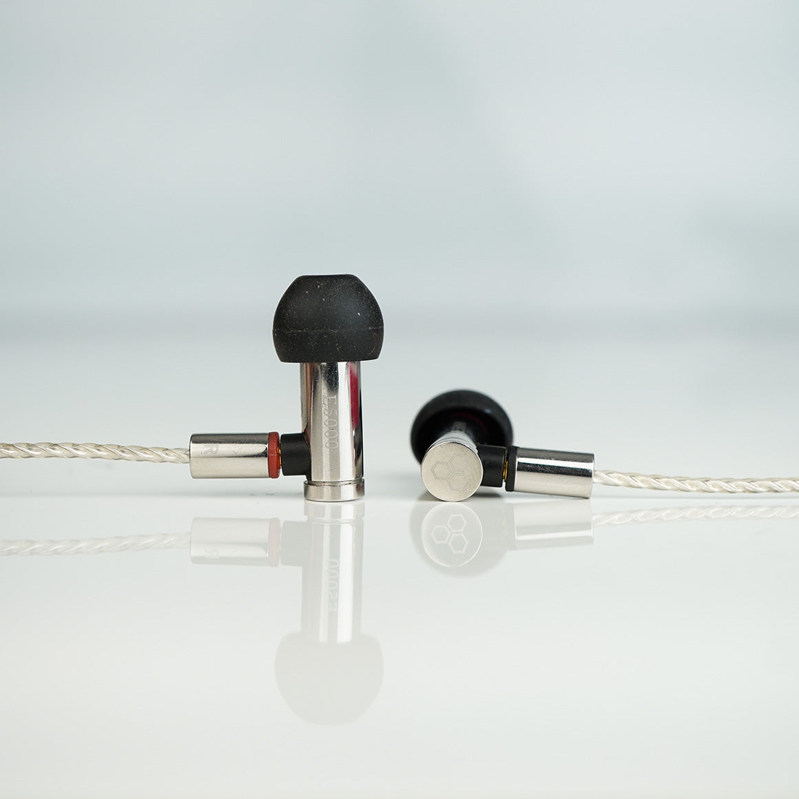 Headphone-Zone-Final-E5000-Demo-Unit