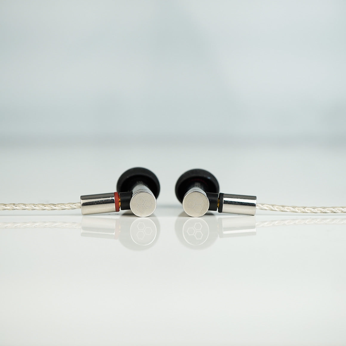 Headphone-Zone-Final-E5000-Demo-Unit