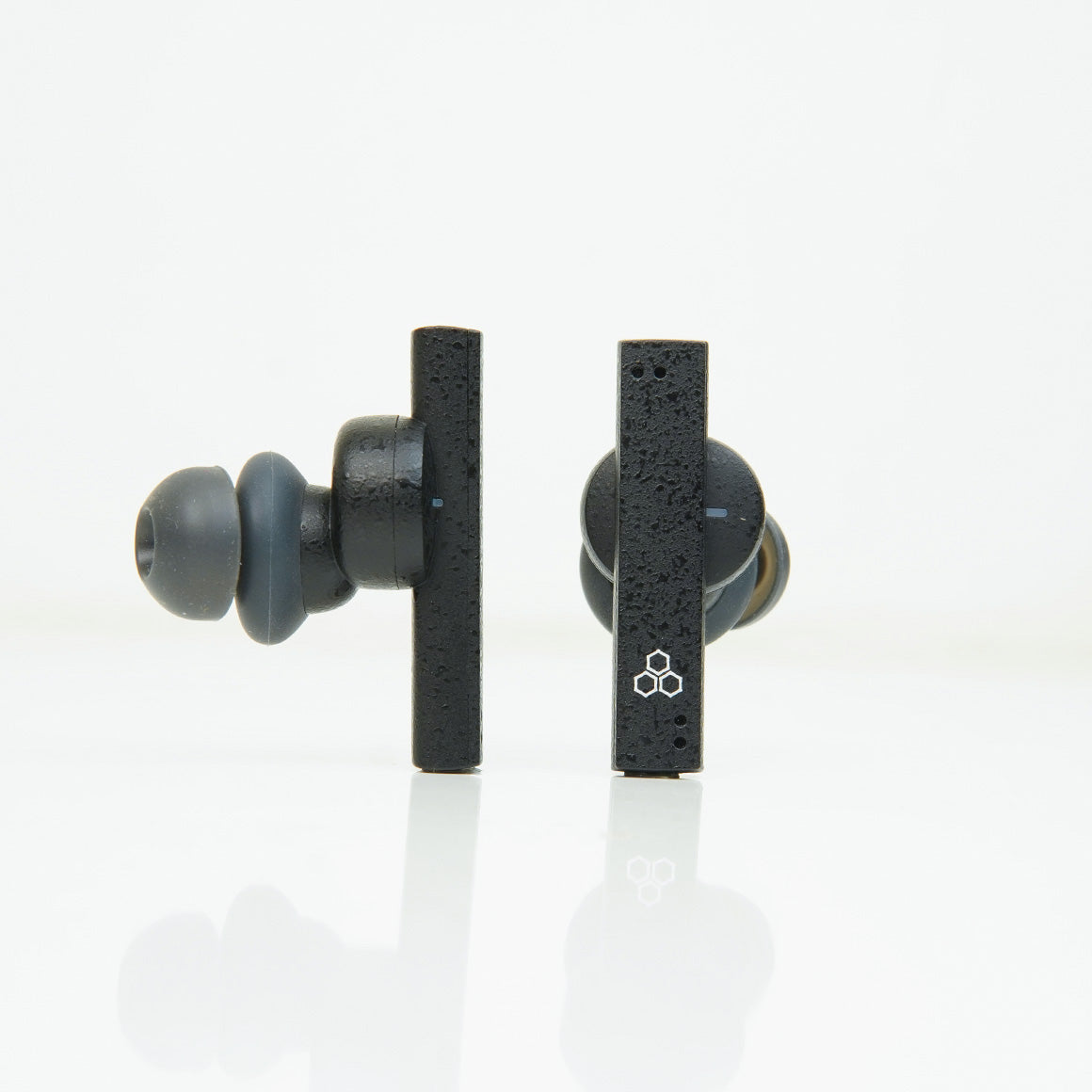 Headphone-Zone-Final-ZE8000-Ex-Demo-Unit