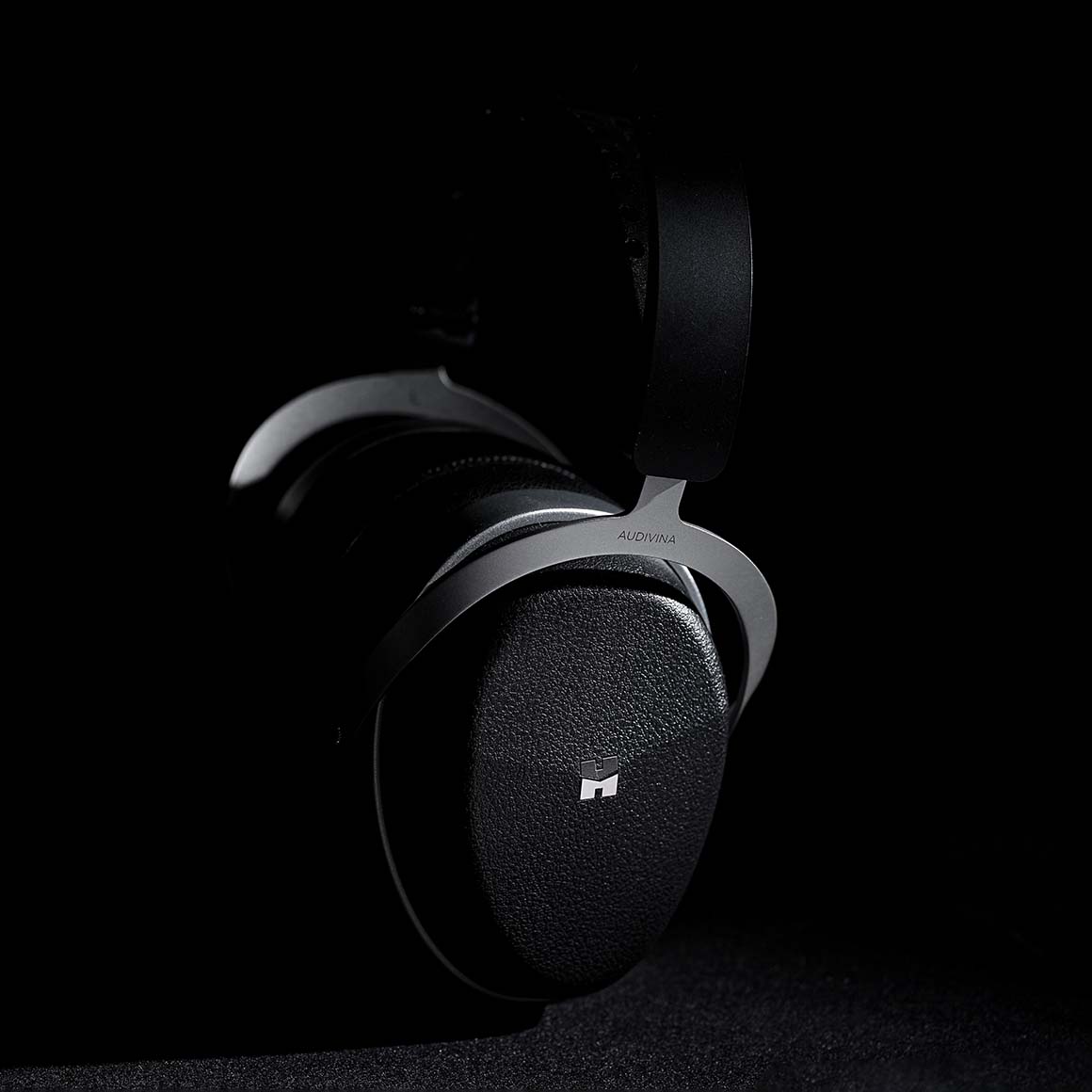Headphone-Zone-HiFiMAN-AUDIVINA_LE