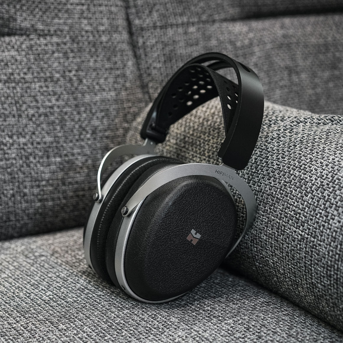 Headphone-Zone-HiFiMAN-AUDIVINA_LE
