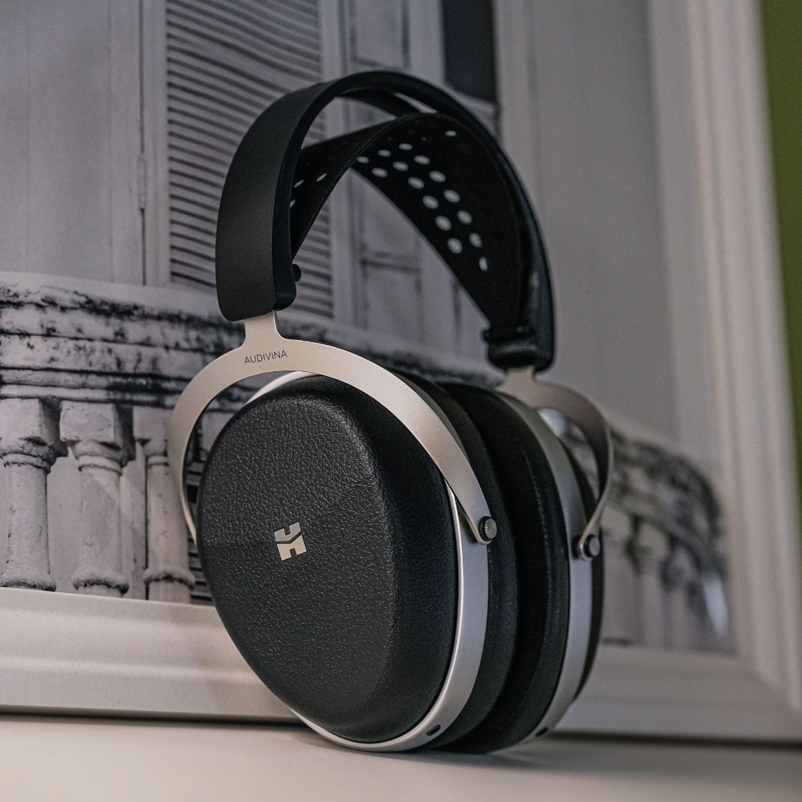 Headphone-Zone-HiFiMAN-AUDIVINA_LE