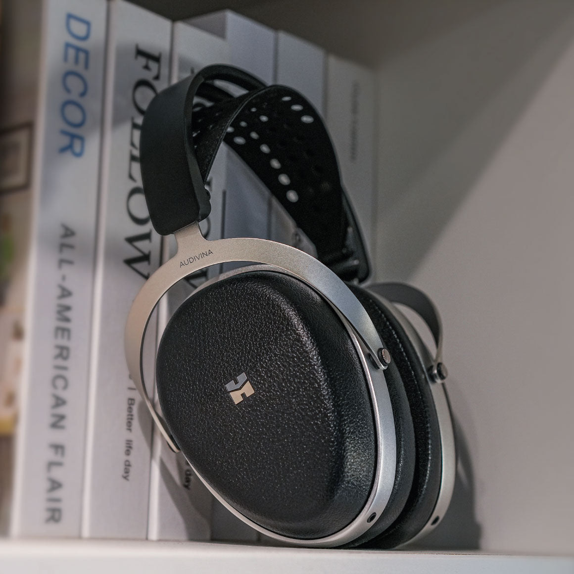 Headphone-Zone-HiFiMAN-AUDIVINA_LE