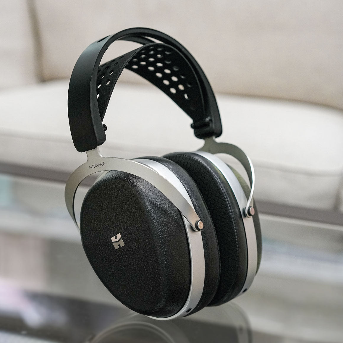 Headphone-Zone-HiFiMAN-AUDIVINA_LE