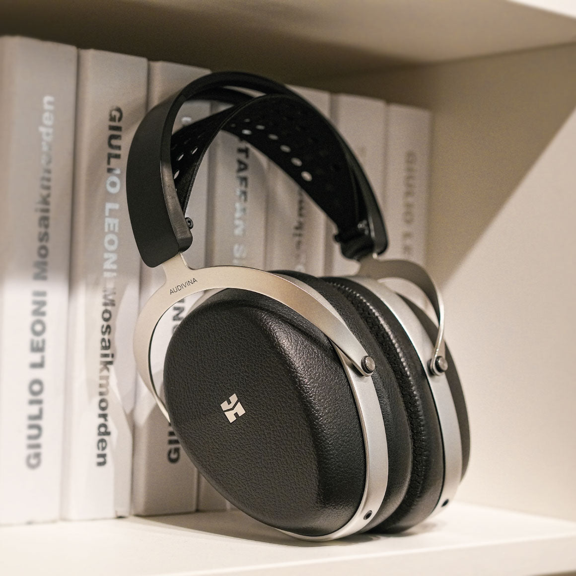 Headphone-Zone-HiFiMAN-AUDIVINA_LE
