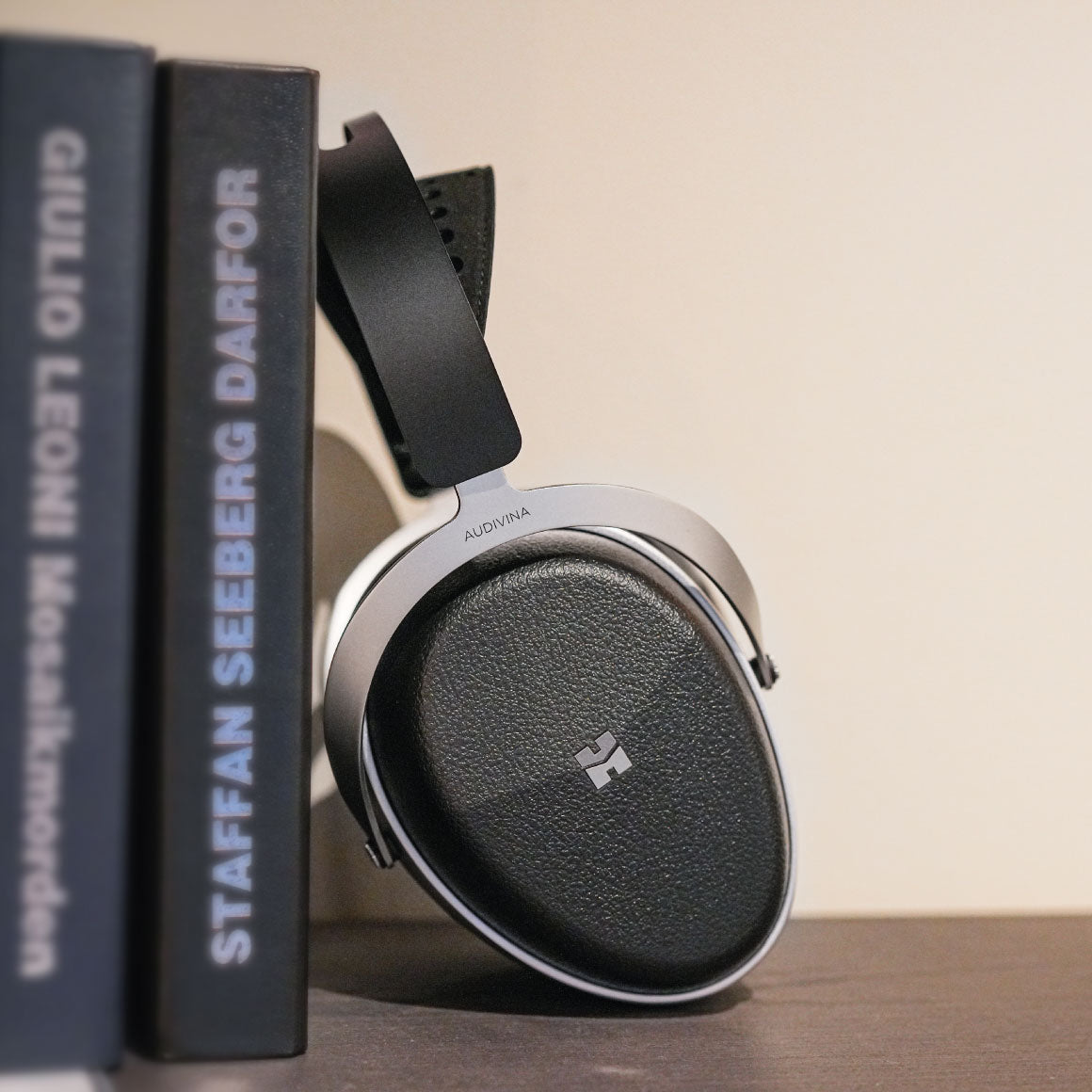 Headphone-Zone-HiFiMAN-AUDIVINA_LE