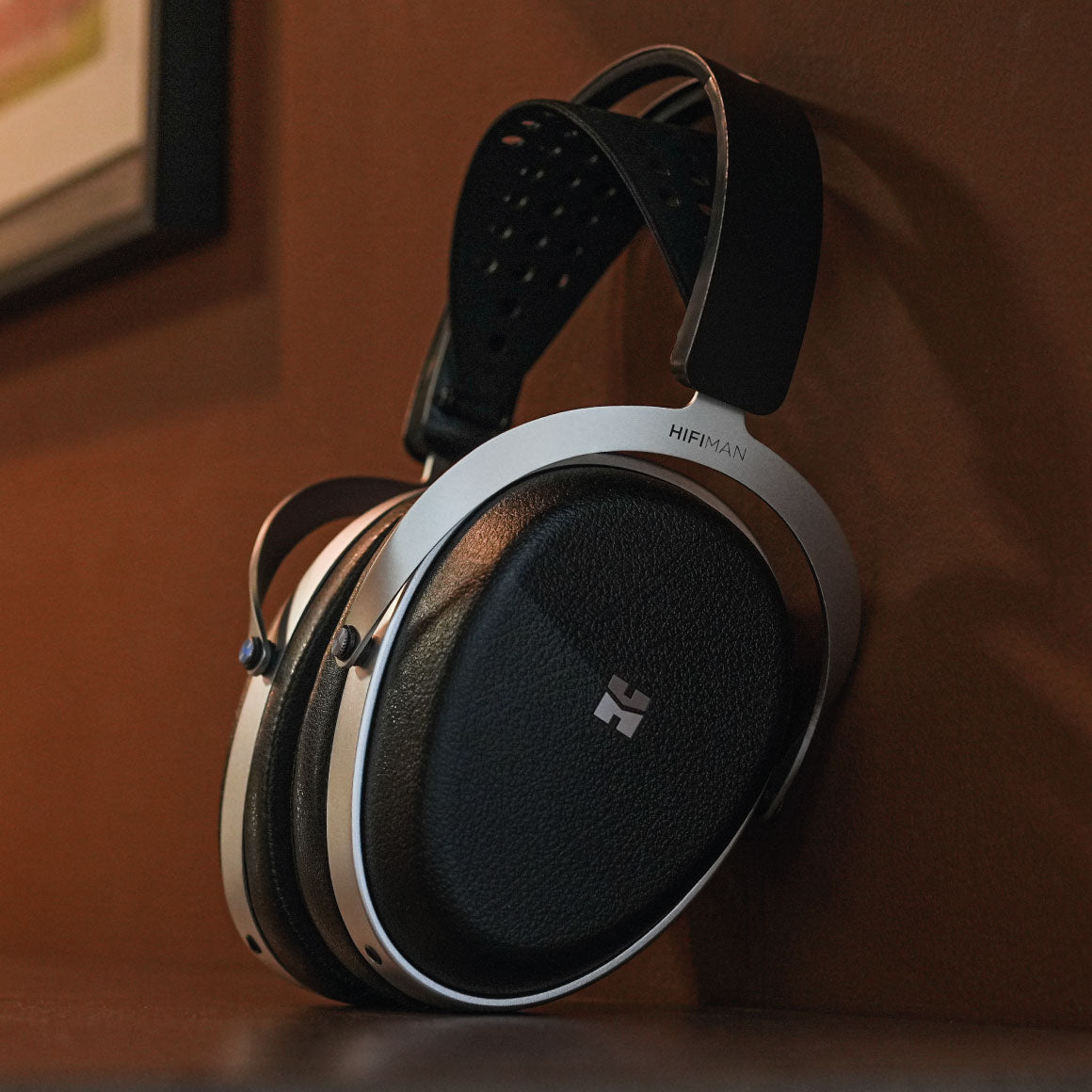 Headphone-Zone-HiFiMAN-AUDIVINA_LE