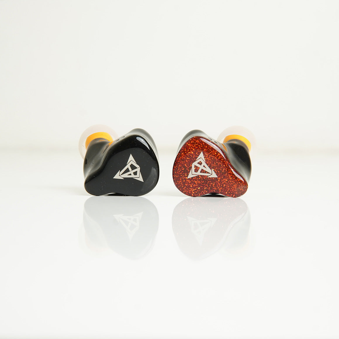 Headphone-Zone-Hisenior-Mega5EST-Bass_Ex-DemoUnit