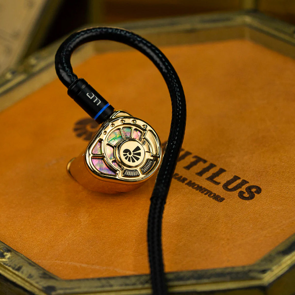 Headphone-Zone-Jomo-Audio-Nautilus