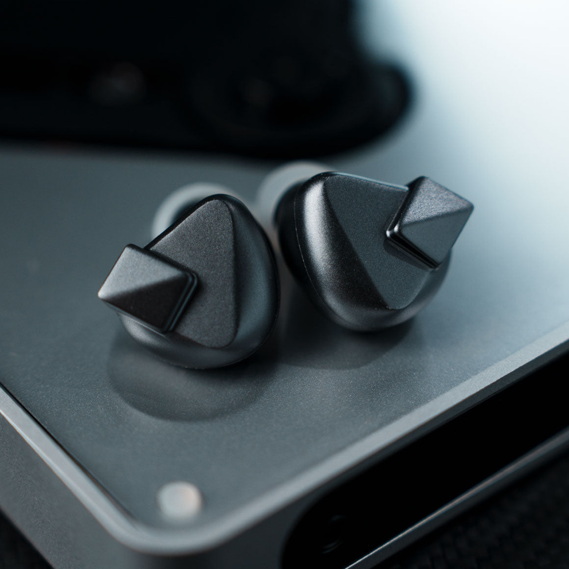 #Color_Gunmetal Gray