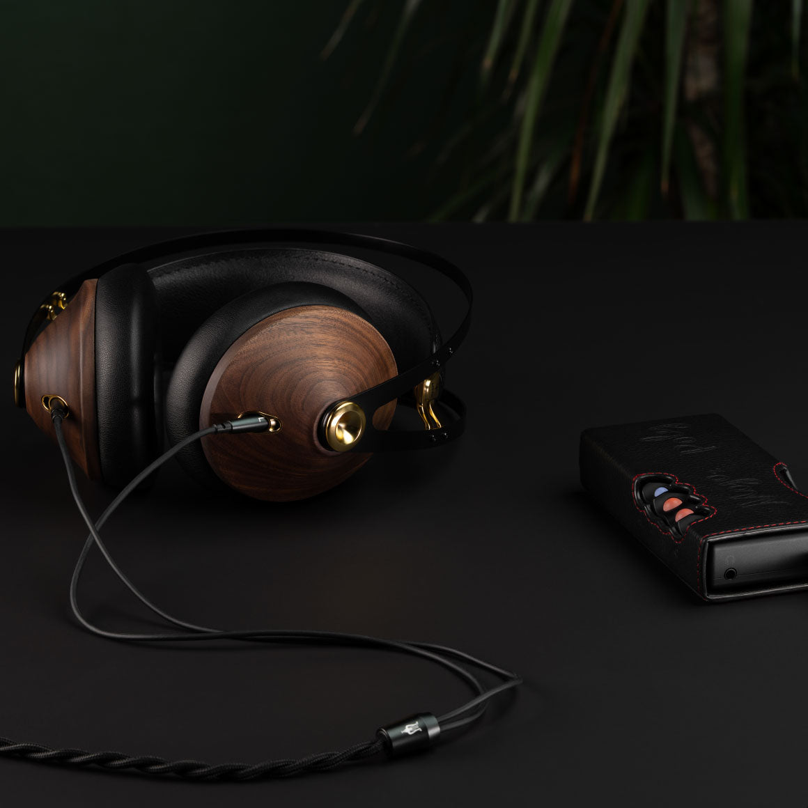 Headphone-Zone-Meze-99-Classics-2nd-Generation