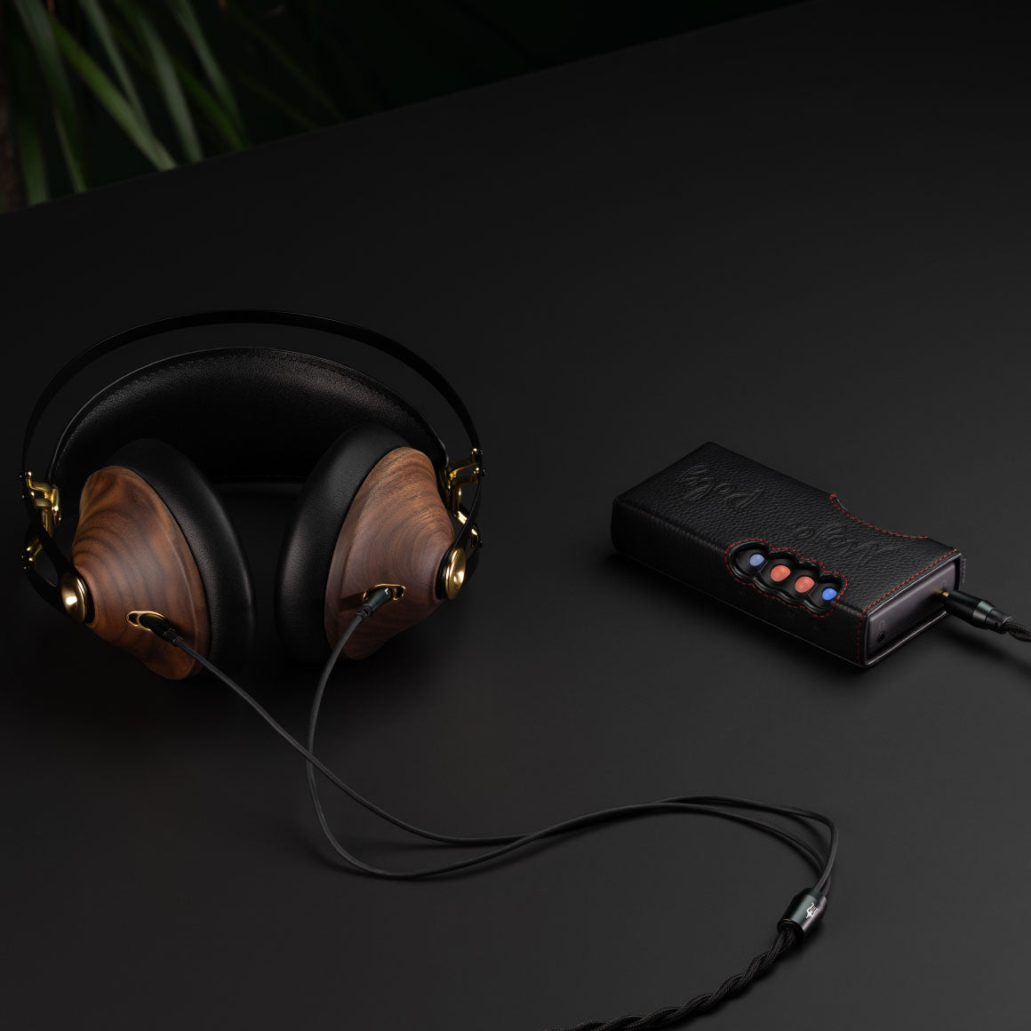 Headphone-Zone-Meze-99-Classics-2nd-Generation