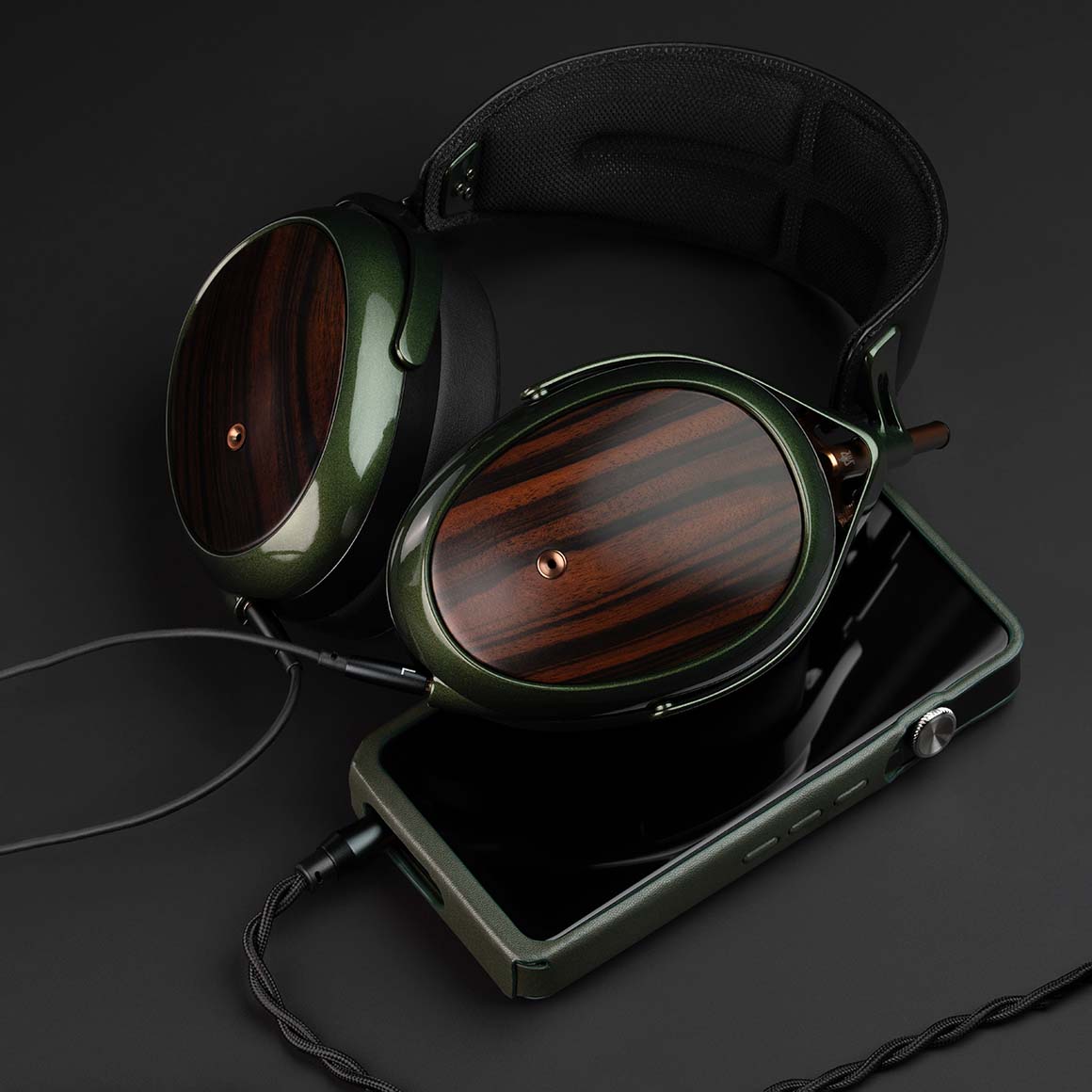 Headphone-Zone-Meze-STRADA