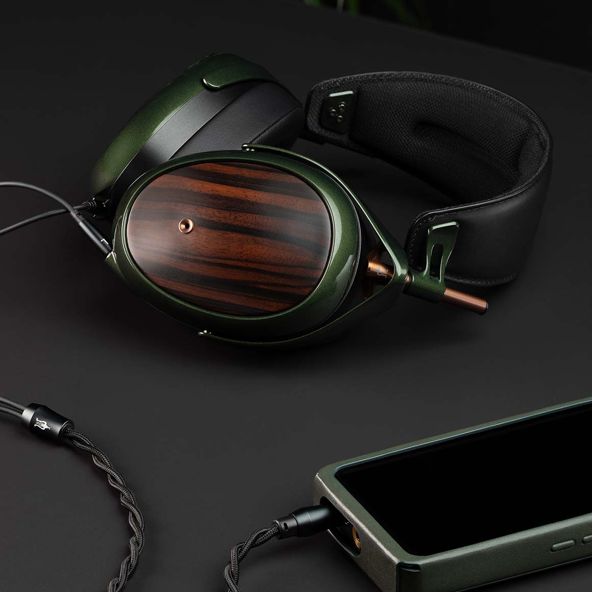 Headphone-Zone-Meze-STRADA