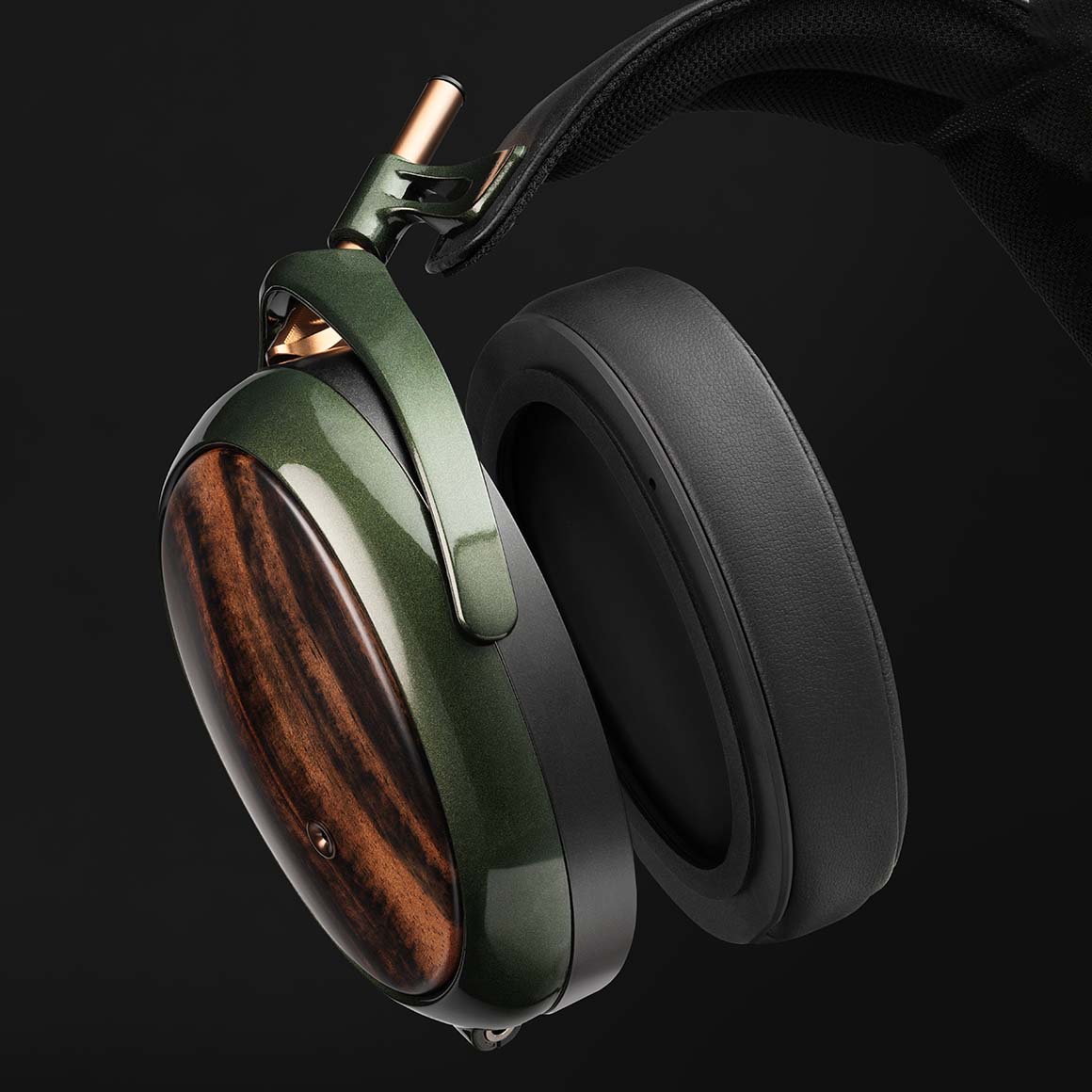 Headphone-Zone-Meze-STRADA
