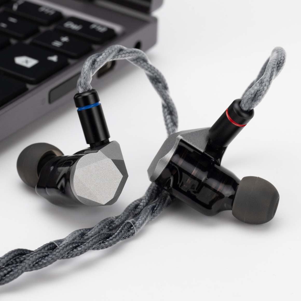 Headphone-Zone-Moondrop-Harmon