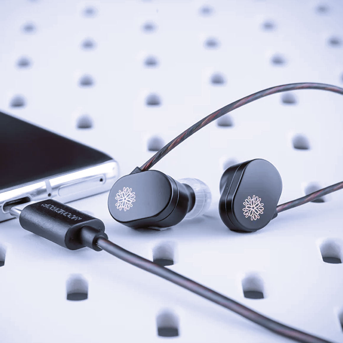 Headphone-Zone-Moondrop-JIU